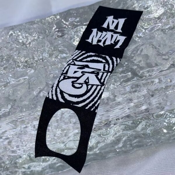 Centerfold Woven Tags Manufacturer - OEM/ODM Free Design Custom Brand Polyester Cotton