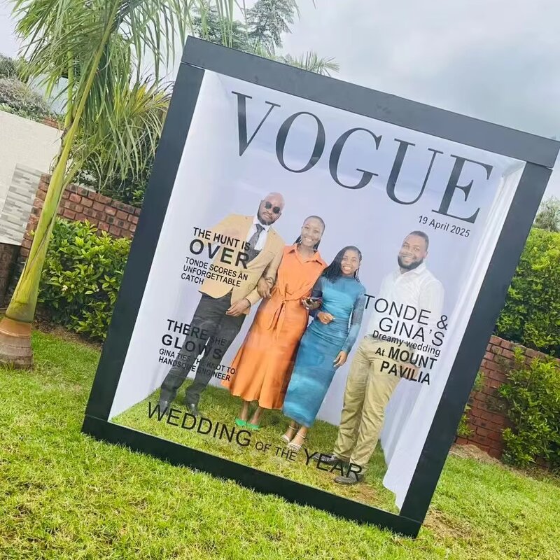 Magazine Photo Booth Manufacturer - Valentine's Day Box with LCD Backdrop