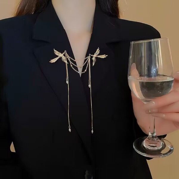 Chinese Style Brooch Manufacturer - OEM/ODM New Tassel Imitation Pearl Suit Chest Flower Accessory