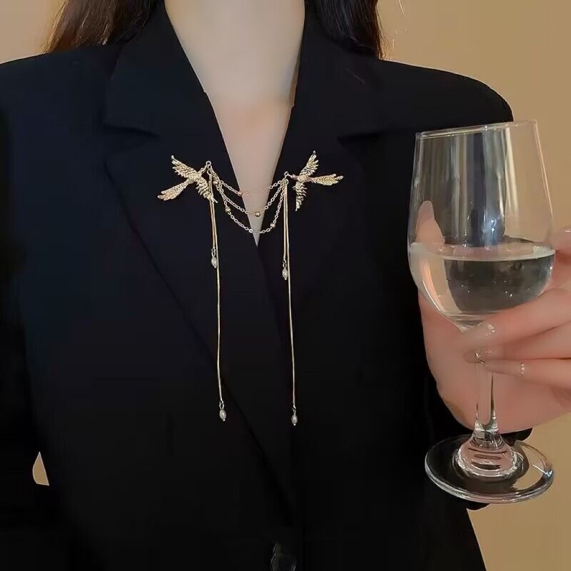 Chinese Style Brooch Manufacturer - OEM/ODM New Tassel Imitation Pearl Suit Chest Flower Accessory