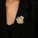 Vintage Brooch Manufacturer - OEM/ODM Exquisite Alloy Pin Women's Fashionable Plated Jewelry