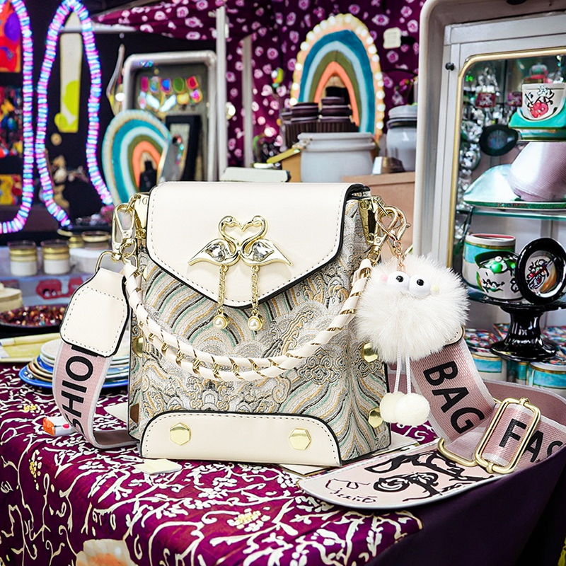 Women Crossbody Bag Factory - OEM Versatile Candy Cover Shoulder Bag