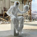 Resin Sculpture Manufacturer - OEM Creative Spaceman Astronaut Fiberglass Live Size Hand-painted Waterproof