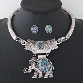 Necklace Manufacturer - OEM Custom Retro Carved & Alloy Chocker