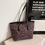 Bucket Bag Factory - OEM Spring French Small Texture Handbag