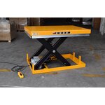 Fixed scissor lift platform