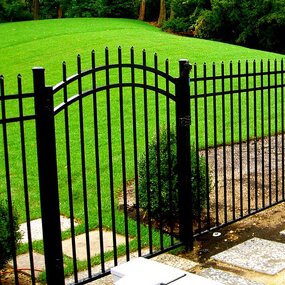 Metal Fence Panels Factory - OEM Galvanized 6ftx8ft Anti Rust Outdoor