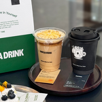 Single Wall Craft Paper Cup Supplier - OEM Trendy Printed Lid Cold Drinks Takeaway