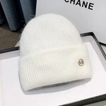 Knitted Beanie Factory - OEM 2026 New Soft Unisex Solid Metal Letter
