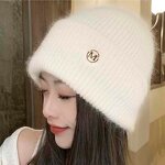 Knitted Beanie Factory - OEM 2026 New Soft Unisex Solid Metal Letter
