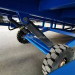 Dock Leveler Manufacturer - Factory Wholesale 8000kg Truck Hydraulic Mobile Boarding Bridge