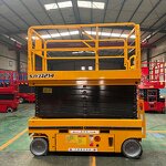 Self-propelled Scissor Lift