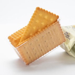 Sweet Crispy Fresh Milk Flavor Biscuits Cream Chocolate Egg Snacks for Breakfast Wafer Type Cookies in Bag Packaging