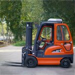 1. Balancing Heavy Electric Forklift
