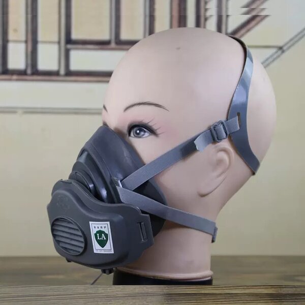 3200 Half Face Mask Respirator - with Filter for Dust & Spray Painting