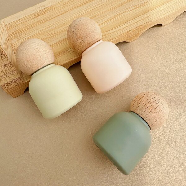 Essential Oil Bottle Manufacturer - Luxury Bamboo Lid Glass Body 10ml Round Roll-On for Face Cream Custom Color Screen