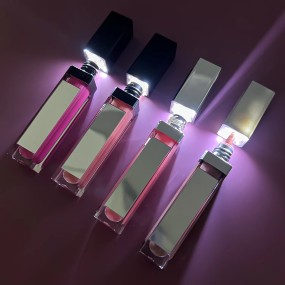 Lipgloss with Light Factory - Private Label LED Mirror Tube Packaging