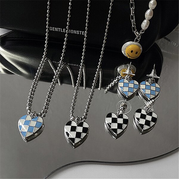 Necklace Manufacturer - Vintage Retro Checkerboard Love Pendant Beads Heart Checkered