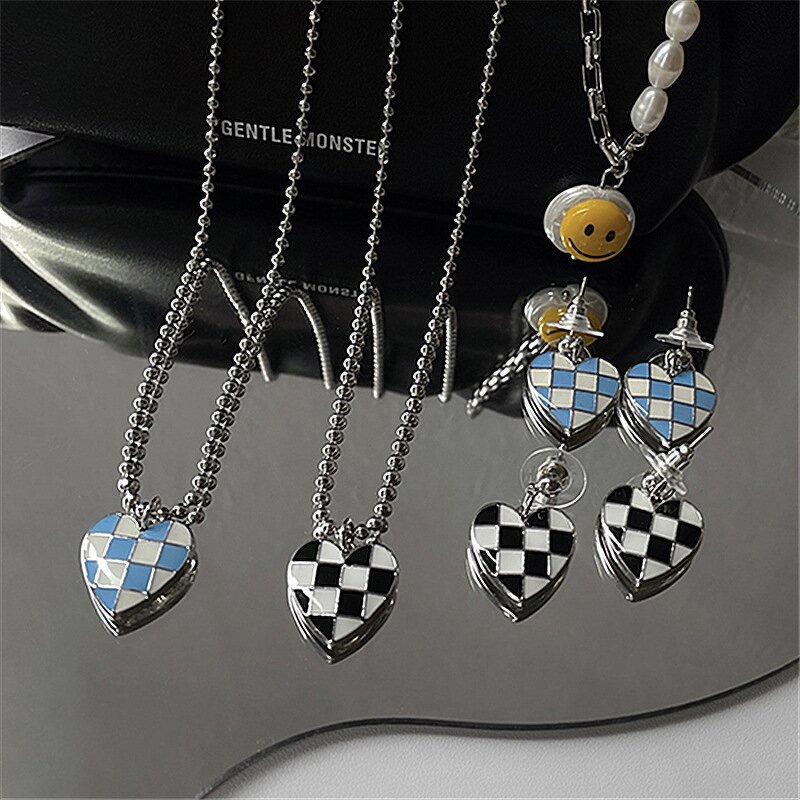 Necklace Manufacturer - Vintage Retro Checkerboard Love Pendant Beads Heart Checkered