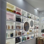 化妆品展示架生产商-储物设计零售店壁挂