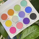 闪粉底霜眼影生产商-18色贴牌压粉哑光定制空盘