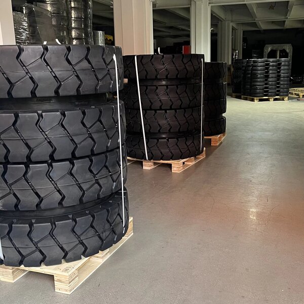 Solid Twin Wheel & Tire Assembly Manufacturer - 10.00-20 12.00-20 on Rims with Spacer