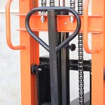 Hydraulic Hand Stacker Manufacturer - Adjustable 1000kg Forks for Warehouse Use 1.6m