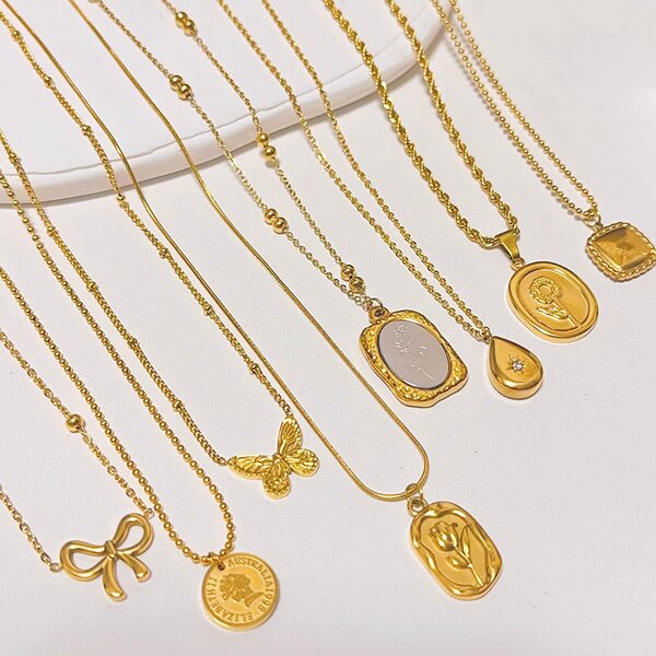 Link Necklace Manufacturer - Non-Fading Flower Cubic Zirconia Gold Plated Titanium Steel