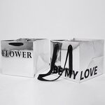 Wholesale Handmade Small Luxury Glossy Sliver Waterproof Stand Gift Rose Flower Bouquet Paperboard Packaging Cotton Rope Bag