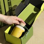 20*18*8 cm White Green Outside Recyclable Foldable Kraft Paper Shipping Packaging Mailer Boxes with UV Coating and Varnishing