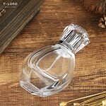 Golden Lid and Pump Sprayer Perfume Bottle 30ml-250ml Capacity for Cosmetic Skincare Oils Screen Printed Packaging Surface