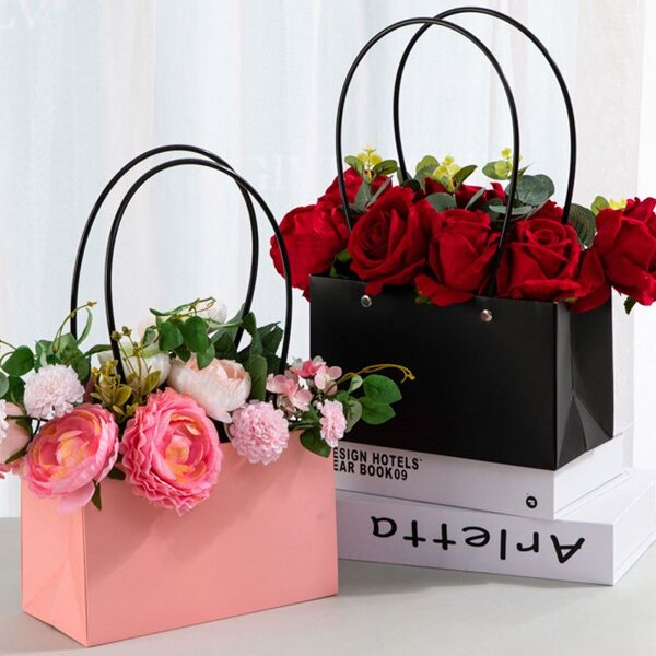 Wholesale Small Size Brown Kraft Paperboard Gift Bag with Handle Custom Design Flower Bouquet Packaging for Crafts Candles