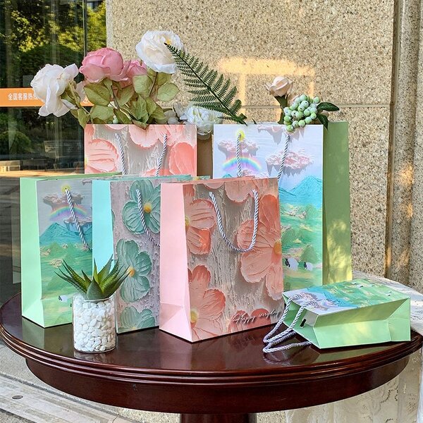 Custom Wholesale Luxury Kraft Shopping Paper Bags with Flexiloop Handle Offset Printing Custom Logo for Flower Bouquets