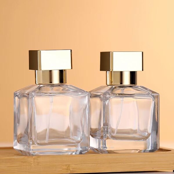 Custom 70ml Square Glass Perfume Bottle with Gold Cap Cosmetic Pump Sprayer for Containers Packed in Cartons