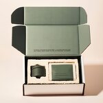 20*18*8 cm White Green Outside Recyclable Foldable Kraft Paper Shipping Packaging Mailer Boxes with UV Coating and Varnishing