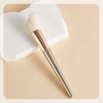 Single Makeup Brush - Wooden Handle Soft Synthetic Loose Powder Blusher