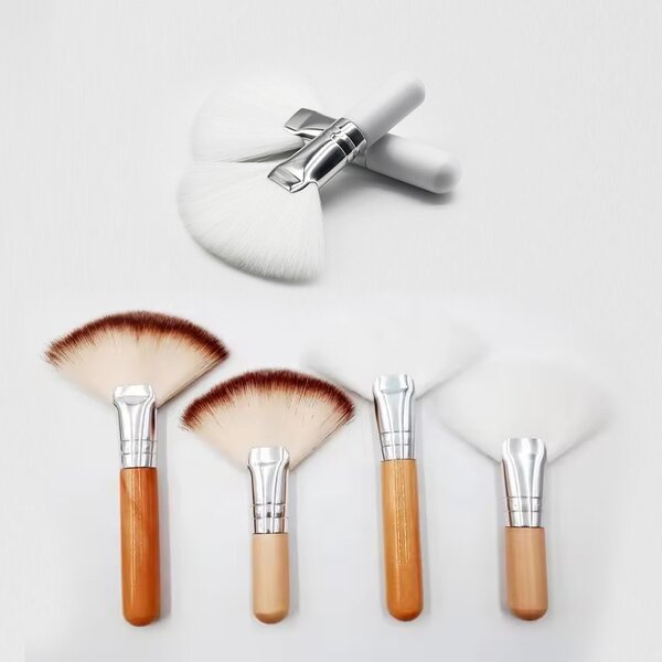 Synthetic Fiber Fan Brushes - Factory Price Mini Wooden Handle Facial Cleaning Tool