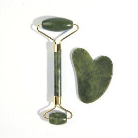 Gua Sha Set Manufacturer - Cheapest Dark Green Natural Jade Xiuyan Stone Heart Shaped Roller & Scraping Board