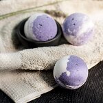 Bath Bomb Set Manufacturer - 4 Scented Pieces, Moisturizing Skin