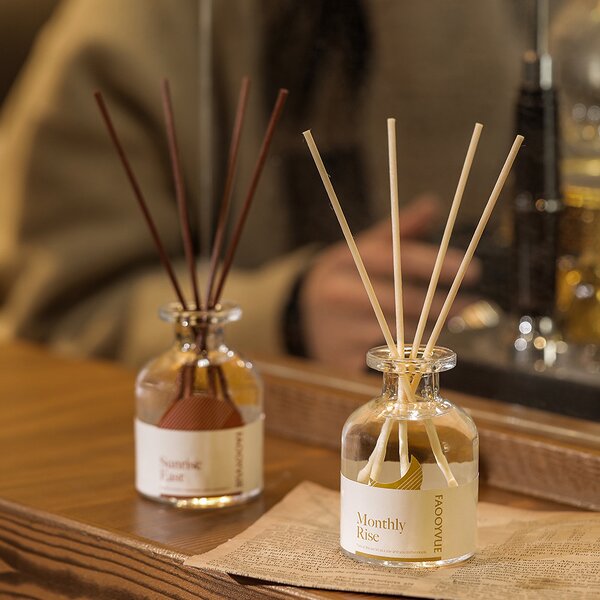 Reed Diffuser Set - Luxury Scented for Home Bedroom with Aroma Stick