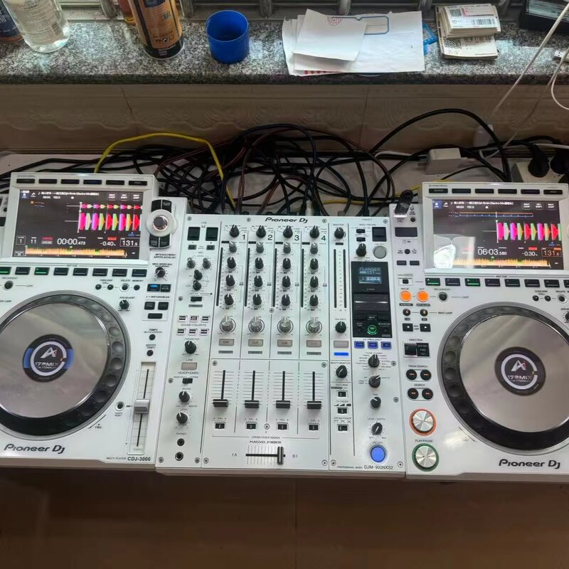DJ Equipment Set Manufacturer - Pioneer DJ CDJ-3000-W White Limited Edition + DJM-900NXS2 White