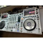 DJ Equipment Set Manufacturer - Pioneer DJ CDJ-3000-W White Limited Edition + DJM-900NXS2 White