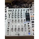 DJ Equipment Set Manufacturer - Pioneer DJ CDJ-3000-W White Limited Edition + DJM-900NXS2 White