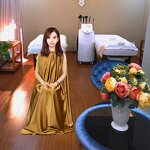 Yoni Steam Chair Manufacturer - Best Queen's with Silk Gown