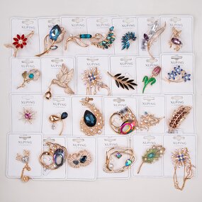 Women Brooch Manufacturer - XUPING A00912296 Gold Plated Feather Star Animal Flower