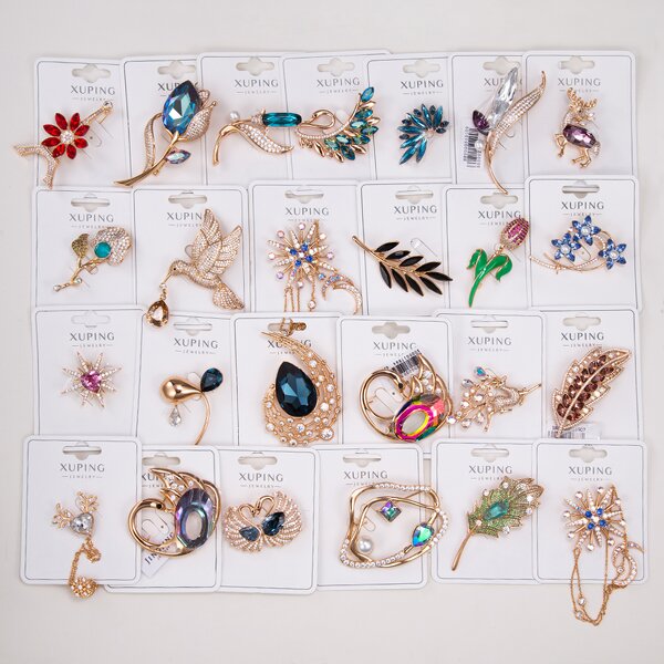 Women Brooch Manufacturer - XUPING A00912296 Gold Plated Feather Star Animal Flower