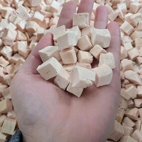 Freeze-Dried Chicken Pet Food Manufacturer - 100% Pure Treats for Dogs and Cats
Freeze-Dried Chicken Granules Manufacturer - Pet Food Treats for Dogs and Cats