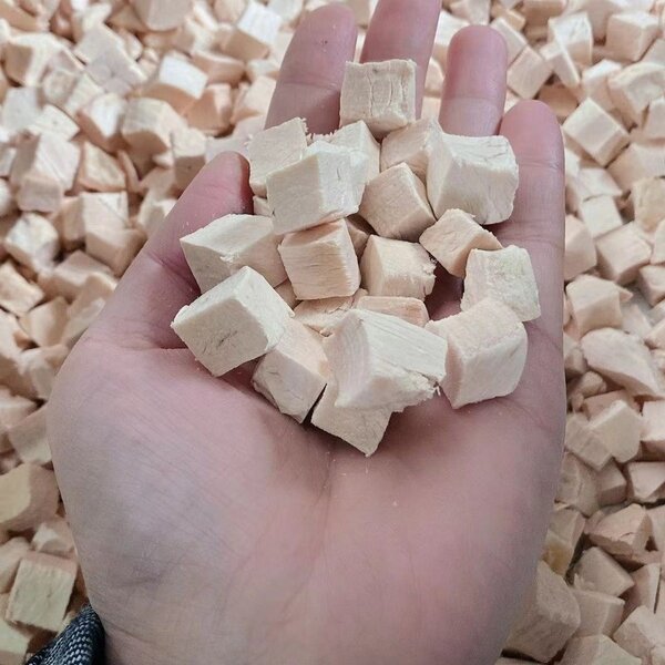 Freeze-Dried Chicken Pet Food Manufacturer - 100% Pure Treats for Dogs and Cats
Freeze-Dried Chicken Granules Manufacturer - Pet Food Treats for Dogs and Cats