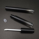 唇彩管工厂-3.5ml塑料空渐变棒唇彩瓶圆管