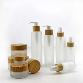 Glass Spray Bottle Manufacturer - 20ml-150ml Frosted Clear Glass Serum Body Lotion with Bamboo